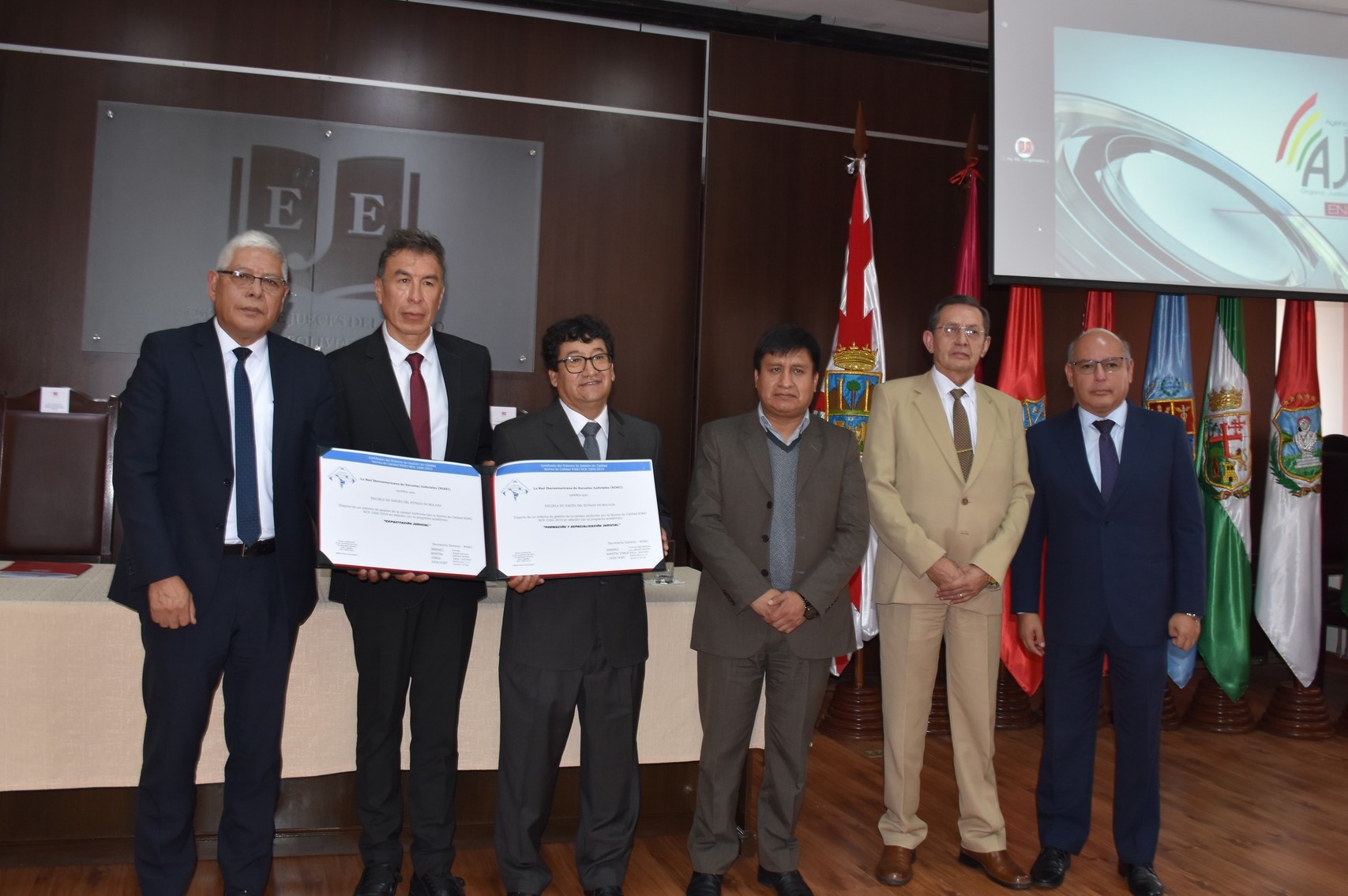  LA ESCUELA DE JUECES DEL ESTADO PRESENTÓ LA CERTIFICACIÓN  RIAEJ NCR 1000:2019 EN RELACIÓN A LOS PROGRAMAS DE  FORMACIÓN Y  CAPACITACIÓN JUDICIAL.