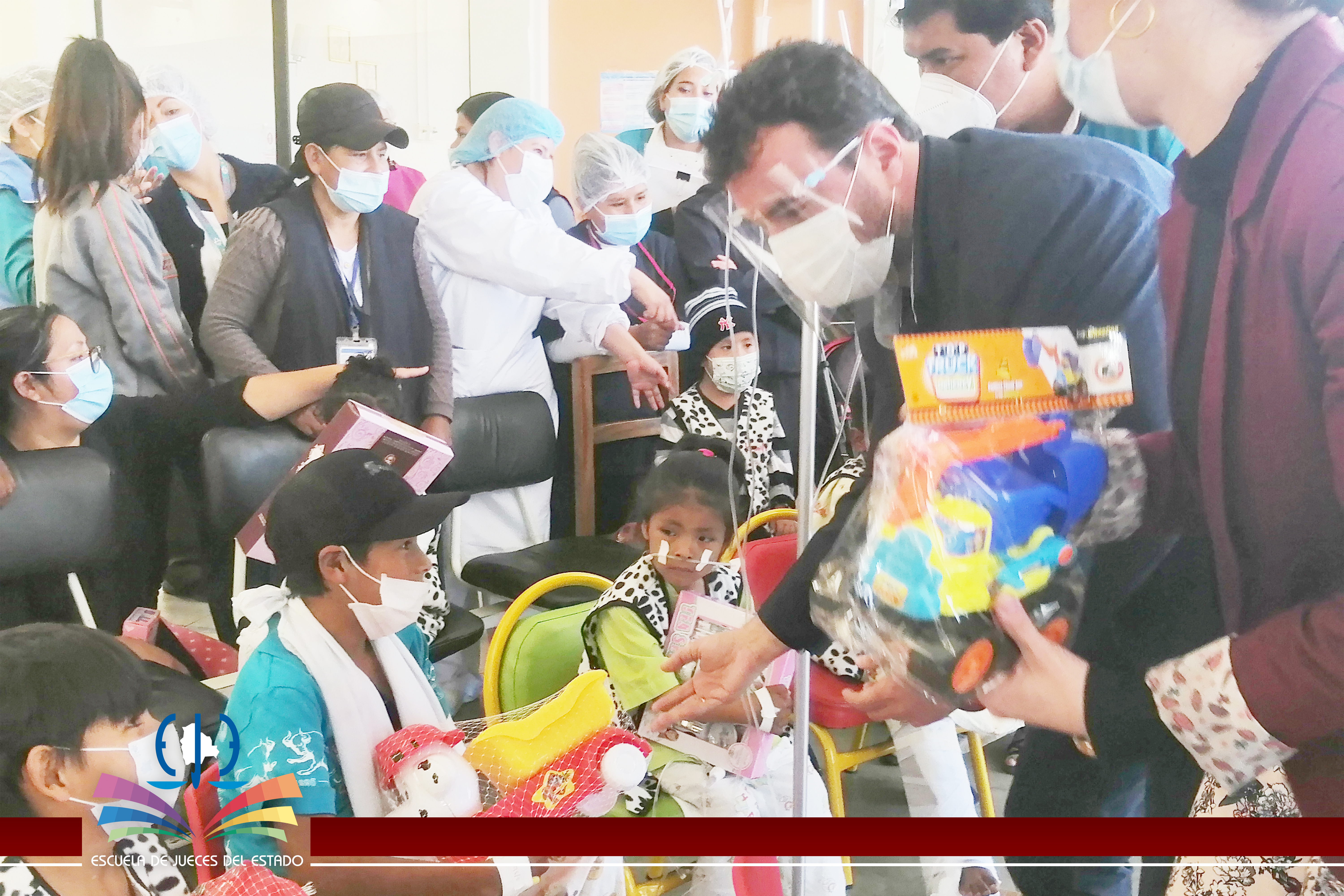 NIÑOS Y NIÑAS DEL HOSPITAL DEL NIÑO 